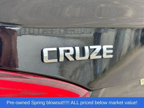 Used 2018 Chevrolet Cruze LS FWD image 15