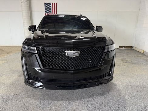 Used 2024 Cadillac Escalade Sport Platinum w/ LPO, ONYX Package image 2