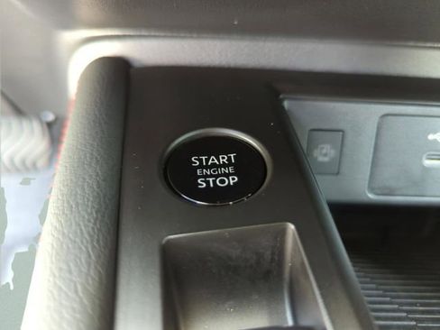 Certified 2025 Nissan Kicks SR FWD image 39