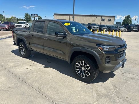 Certified 2024 Chevrolet Colorado Z71 w/ Z71 Convenience Package 2 AWD/4WD image 33