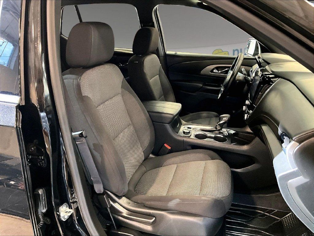 Used 2023 Chevrolet Traverse LT AWD/4WD image 11