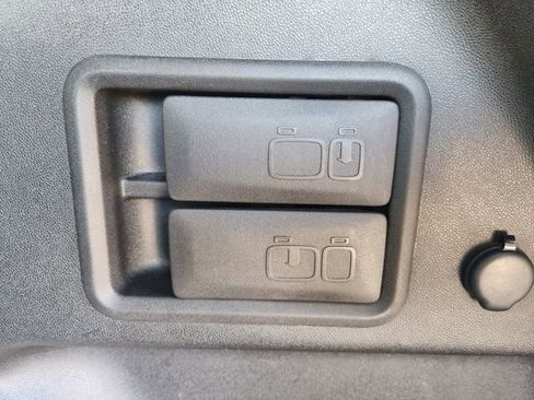 Used 2019 Chevrolet Equinox LT image 34