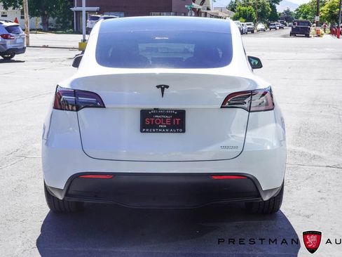 Used 2024 Tesla Model Y 2WD image 15