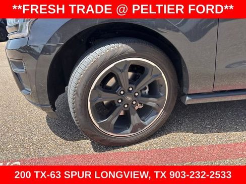 Used 2024 Ford Expedition Limited AWD/4WD image 5