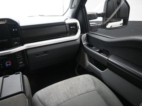 Certified 2025 Ford F250 XLT AWD/4WD image 14