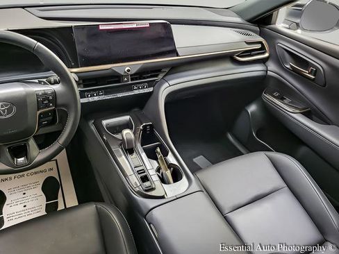 Certified 2025 Toyota Crown Signia AWD/4WD image 13