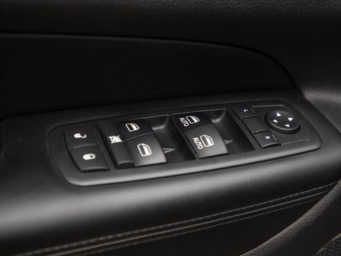 Used 2018 Jeep Grand Cherokee Limited AWD/4WD image 21
