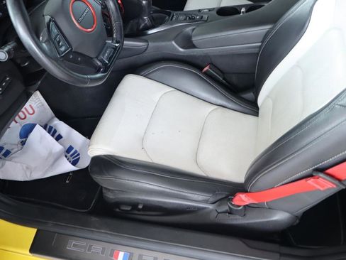 Used 2017 Chevrolet Camaro SS RWD image 13