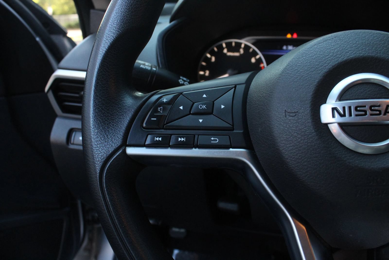 Used 2020 Nissan Altima 2.5 S FWD image 28