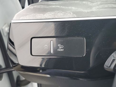 Used 2023 Audi e-tron Premium Plus w/ Premium Plus Package AWD/4WD image 24