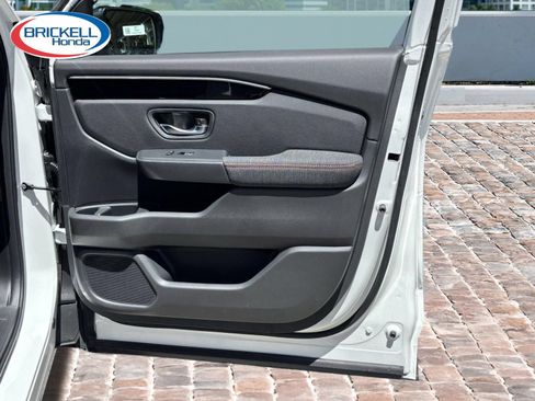 New 2026 Honda Pilot Sport image 13