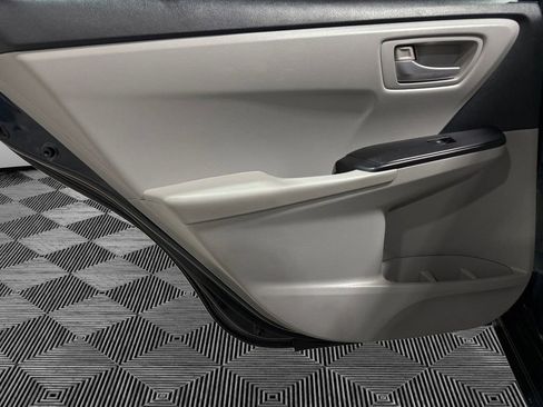 Used 2015 Toyota Camry LE image 18