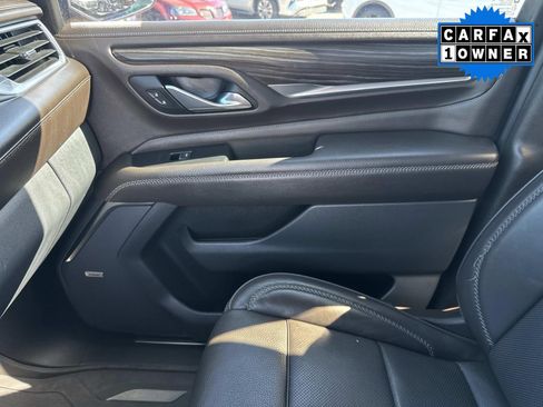 Used 2021 GMC Yukon XL Denali w/ Denali Premium Package image 28