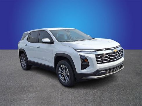 New 2026 Chevrolet Equinox LT image 2