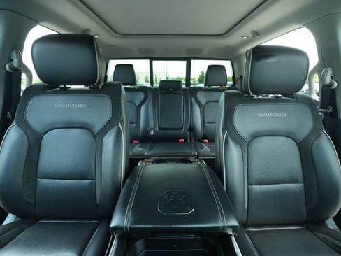 Used 2022 RAM 1500 Laramie AWD/4WD image 40