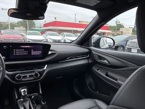 Used 2025 Buick Envista Sport Touring FWD image 35