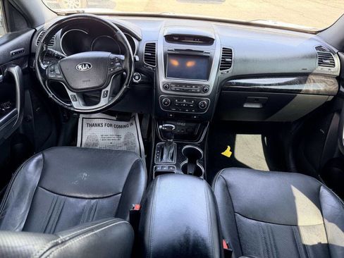Used 2014 Kia Sorento SX image 8