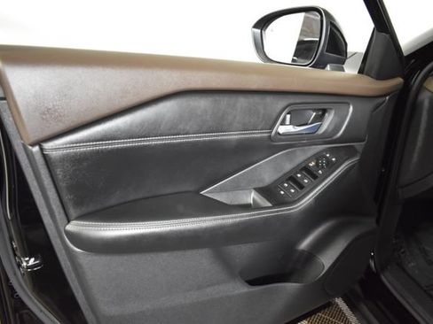 Certified 2023 Nissan Rogue SV w/ SV Premium B Package AWD/4WD image 7