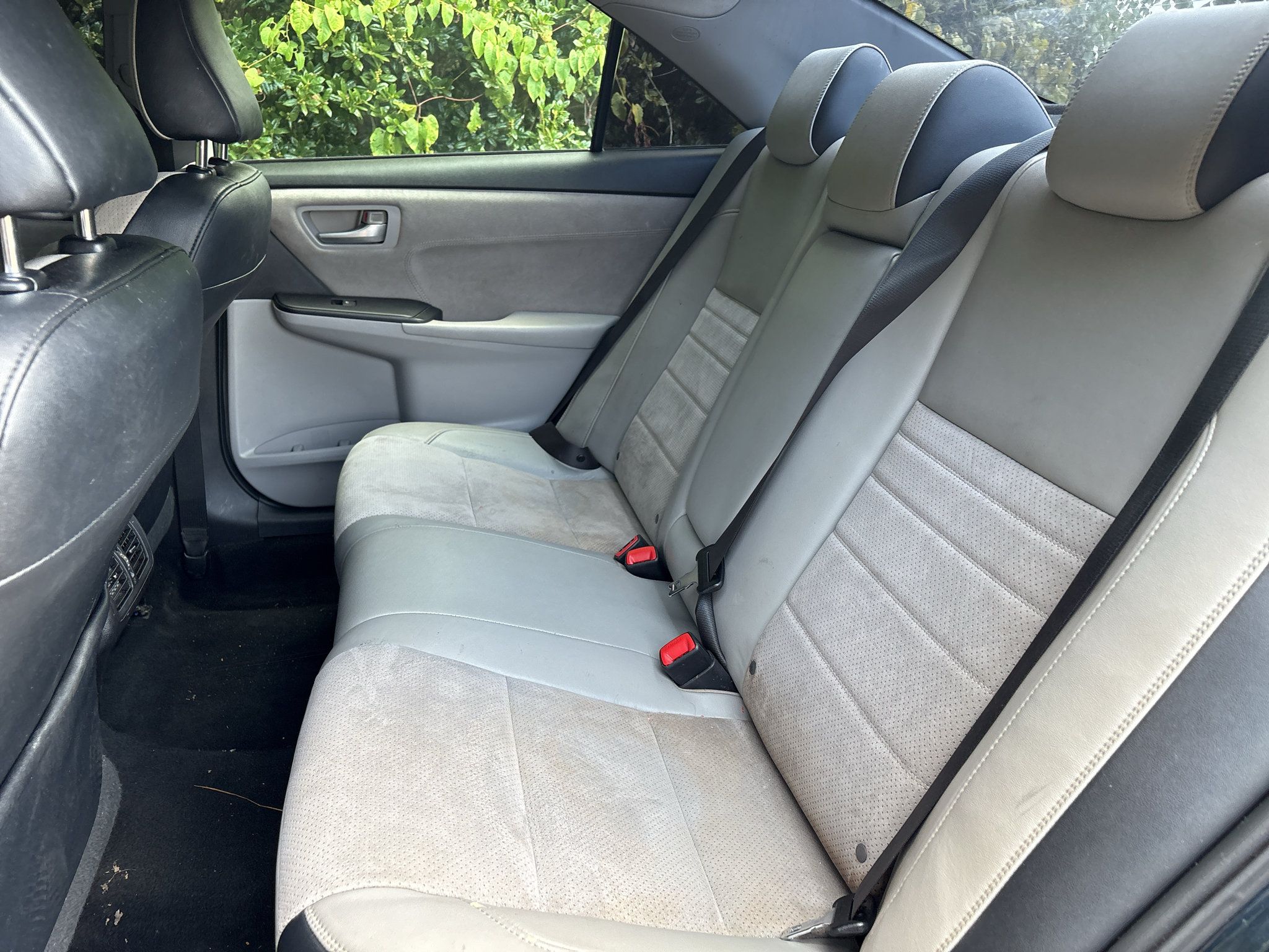 Used 2015 Toyota Camry XSE w/ Moonroof Package FWD image 3