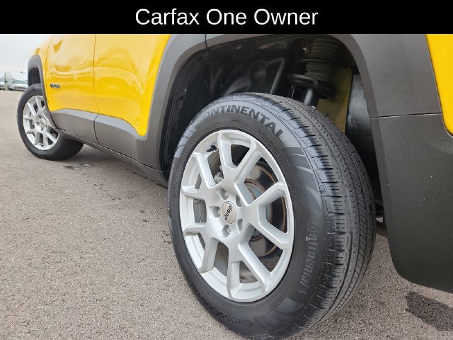 Used 2023 Jeep Renegade Latitude w/ Sun & Fun Group AWD/4WD image 18