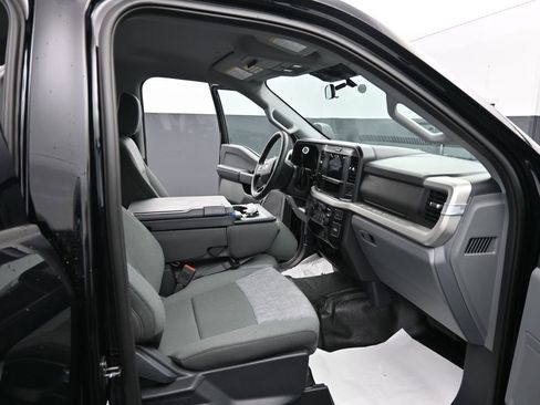 New 2025 Ford F250 XLT w/ 360-Degree Camera Package image 15