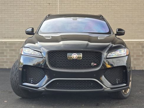 Used 2020 Jaguar F-PACE SVR image 11