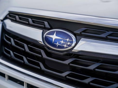 Used 2017 Subaru Forester 2.5i Limited image 6