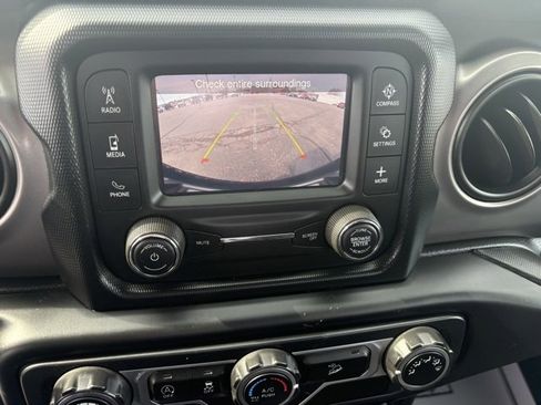 Used 2019 Jeep Wrangler Sport image 26