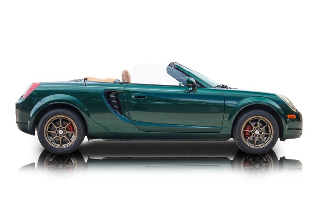 Used 2002 Toyota MR2 RWD image 2
