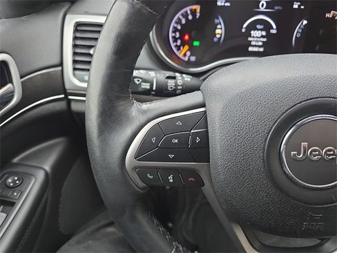 Used 2018 Jeep Grand Cherokee Limited image 20
