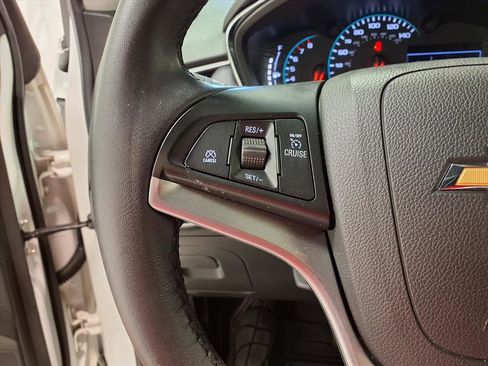 Used 2019 Chevrolet Trax LT w/ LT Convenience Package image 19