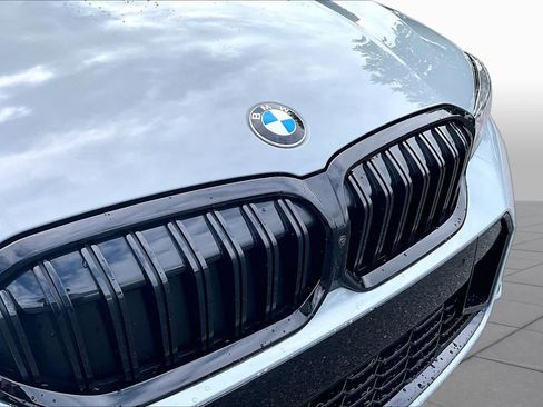 Certified 2025 BMW 330i xDrive Sedan w/ M Sport Package AWD/4WD image 31