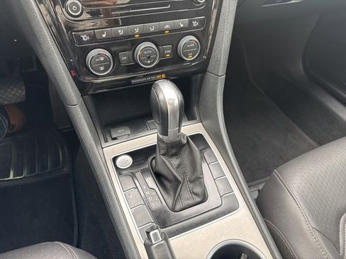 Used 2021 Volkswagen Passat 2.0T SE image 57