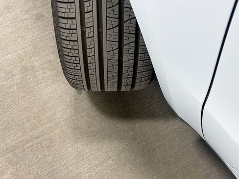 Certified 2026 Porsche Macan S AWD/4WD image 43