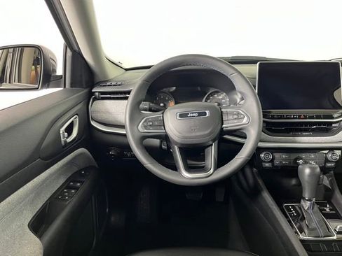 Used 2022 Jeep Compass Latitude image 17