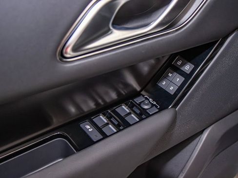 New 2026 Land Rover Range Rover Velar Dynamic SE image 14