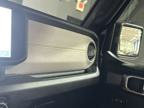 Used 2024 Jeep Wrangler Unlimited Sport AWD/4WD image 18