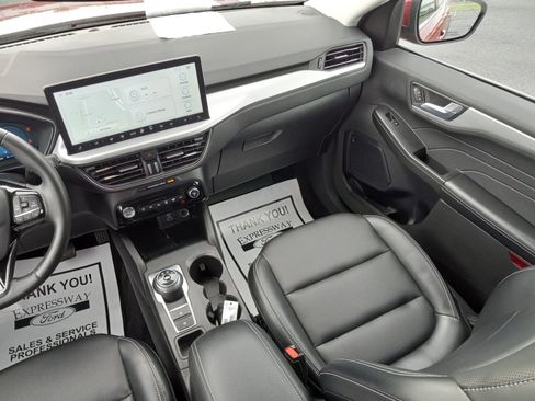 Used 2023 Ford Escape Platinum image 17