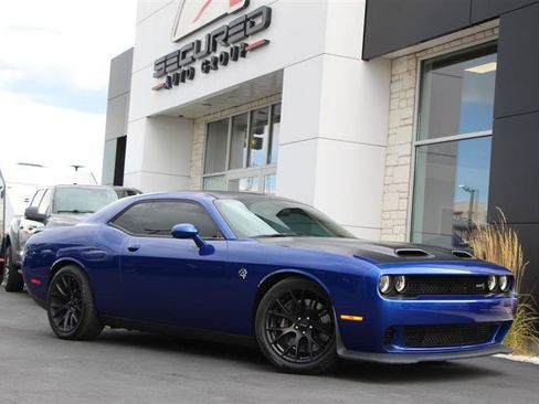 Used 2019 Dodge Challenger SRT Hellcat RWD image 1