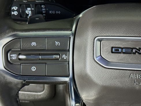 Used 2025 GMC Yukon Denali AWD/4WD image 13