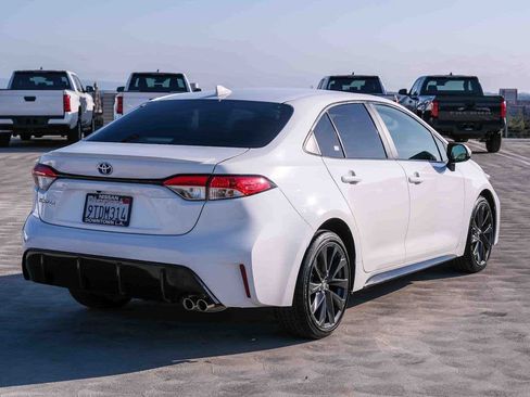 Used 2025 Toyota Corolla SE FWD image 4