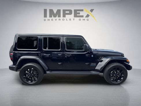 Used 2025 Jeep Wrangler Unlimited Sahara AWD/4WD image 6
