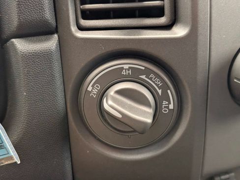 Used 2015 Nissan Titan PRO-4X AWD/4WD image 21