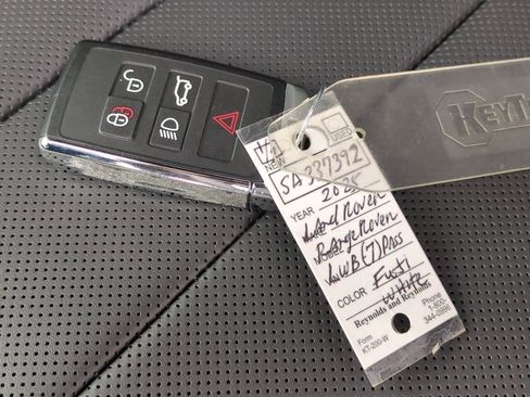 New 2025 Land Rover Range Rover Long Wheelbase SE image 36