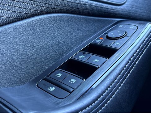 Used 2023 Nissan Rogue SV image 21