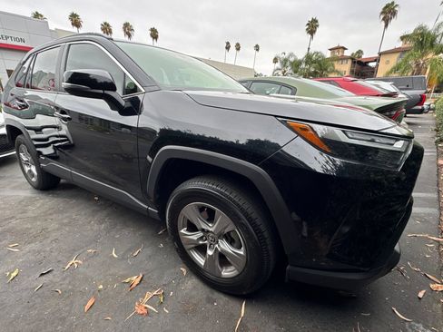 Used 2024 Toyota RAV4 XLE AWD/4WD image 2