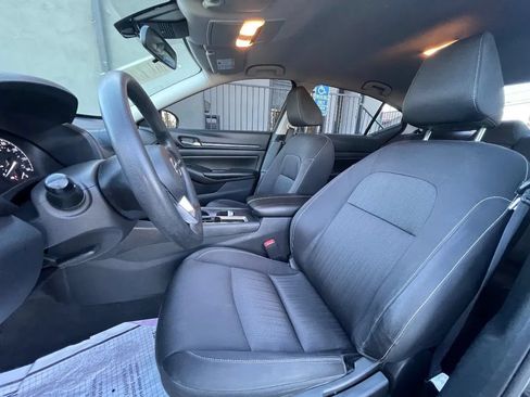 Used 2022 Nissan Altima 2.5 S FWD image 11
