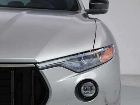 Certified 2022 Maserati Levante GT AWD/4WD image 11