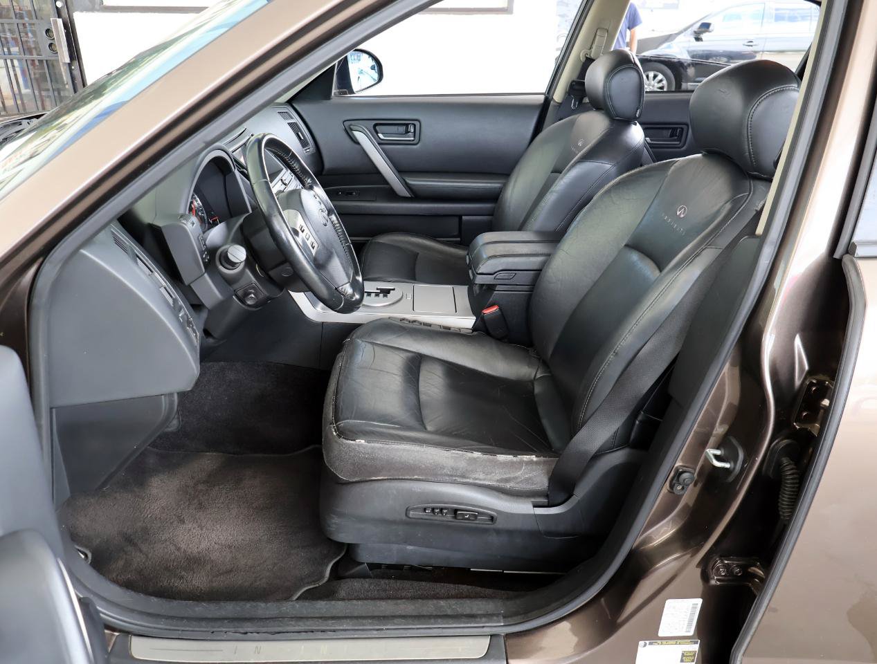 Used 2004 INFINITI FX35 2WD w/ Touring Pkg image 13