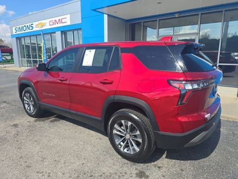 Used 2025 Chevrolet Equinox LT w/ Safety and Technology Package image 3